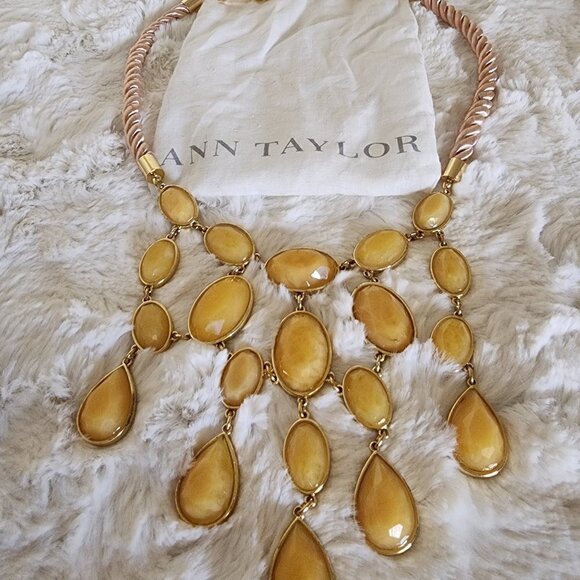 NWOT Ann Taylor Statement Necklace - Picture 1 of 5